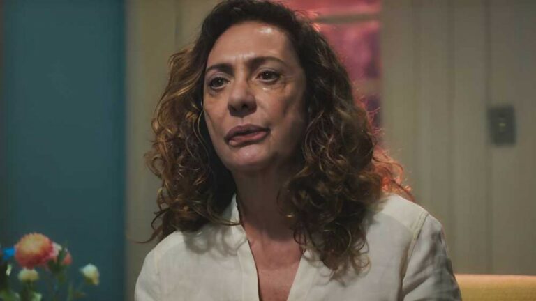 Agatha (Eliane Giardini)